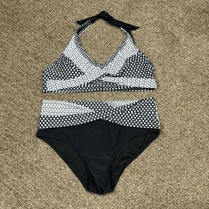 Women's Black and White Polka Dot Halter Style Tummy Control Bikini Size XL